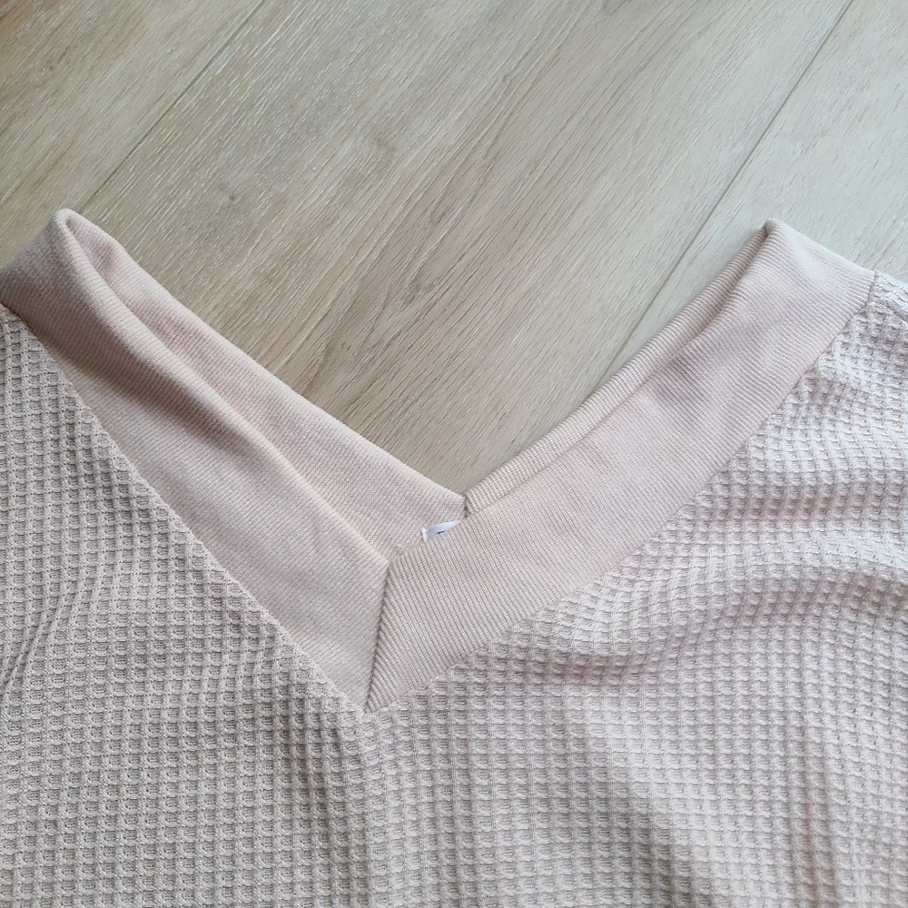 Women Small Shell Pink Romantic V-Neck Waffle Knit Off Shoulder Long Sleeve EUC